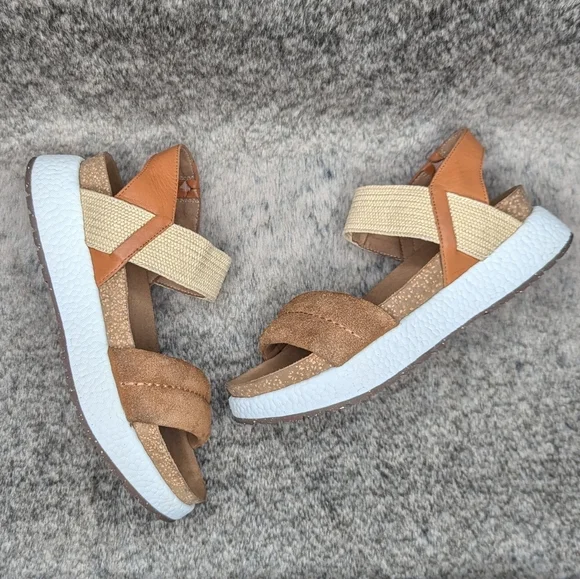 OTBT Libra Sandal Almond Women's 6 - Picture 8 of 13